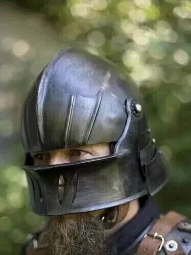 Elmetto cavaliere medievale